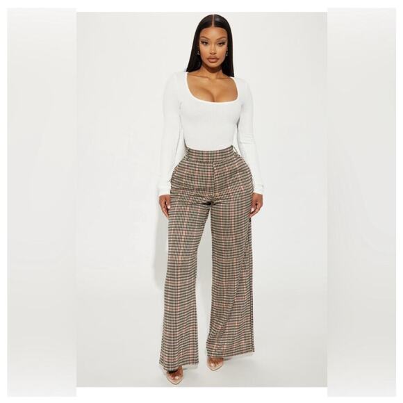 Fashion Nova Houndstooth Black, Tan & Red Wide Leg Pant - Size small - Picture 1 of 5